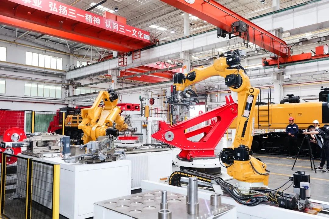 机器人产业大步迈向高质量发展